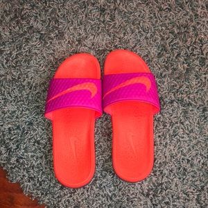 Nike slides